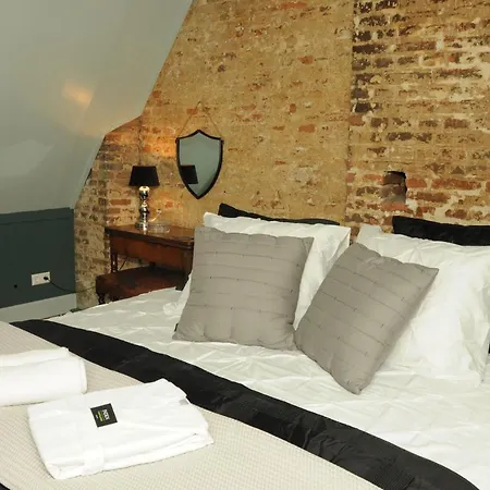 Bed En Kerk Monumentale 2 Slaapkamer Woning הורן