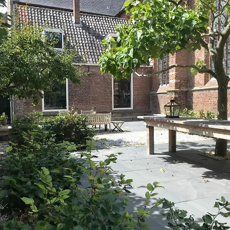 Апартаменты Bed En Kerk Monumentale 2 Slaapkamer Woning Хорн